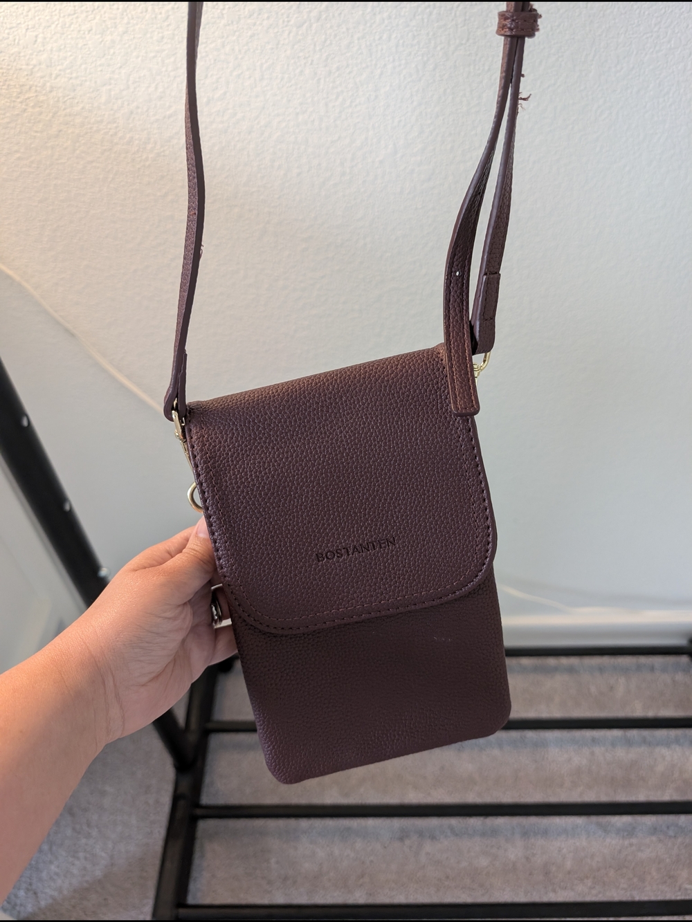 Bostanten Leather Crossbody Phone Bag in Deep Plum